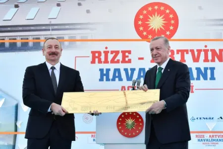 Ərdoğandan İlham Əliyevə hədiyyə - VİDEO