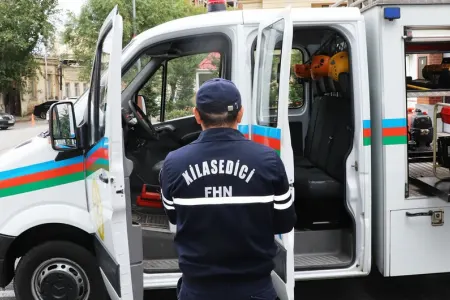 FHN əməkdaşları beş nəfəri xilas etdi