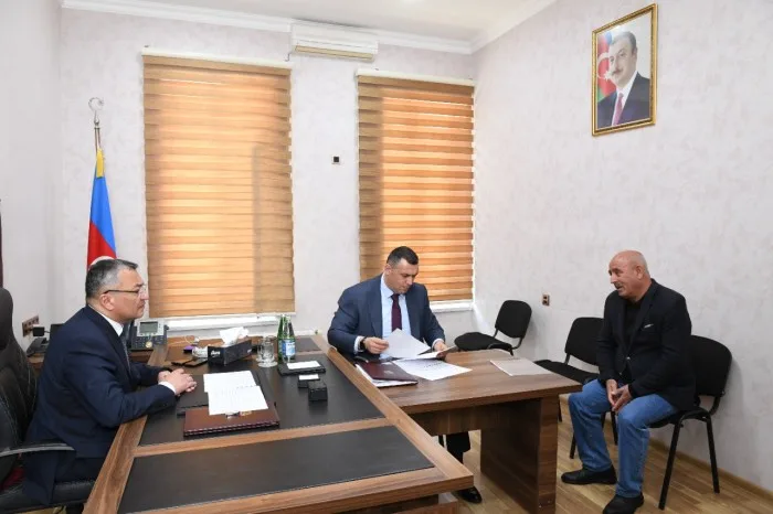 Rövşən Rzayev vətəndaşları qəbul etdi