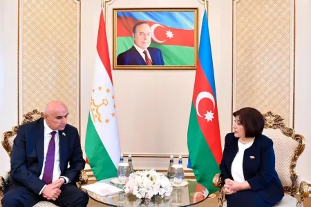 Sahibə Qafarova Mahmadtoir Zokirzoda ilə görüşdü
