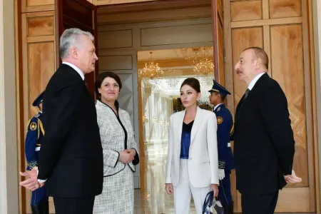Litva Prezidenti və xanımının şərəfinə rəsmi ziyafət verildi