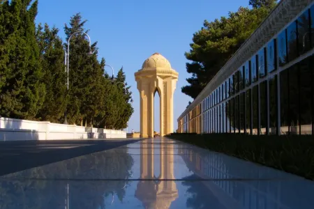 Litva Prezidenti Şəhidlər xiyabanını ziyarət edib