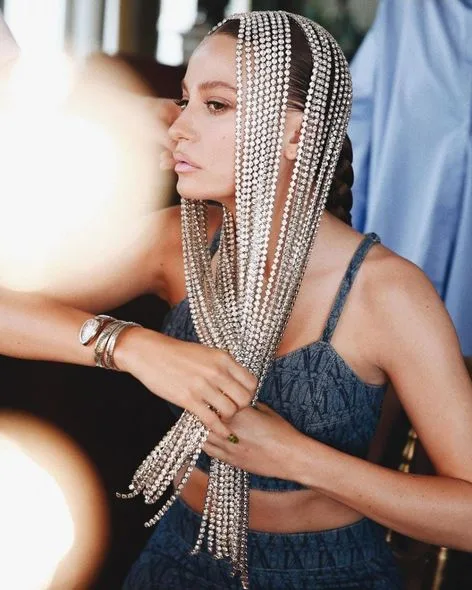 Serenay Sarıkaya üç milyon qazandı