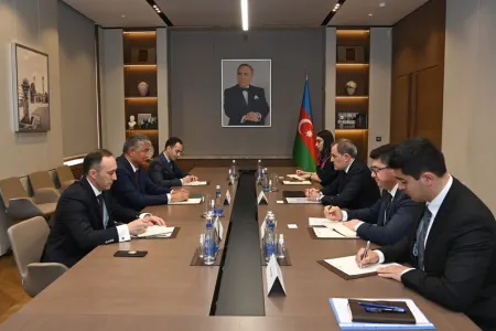 Ceyhun Bayramov Sultan Raev ilə görüşdü