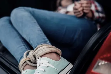 Xına qoymaq adı ilə qonşuya çağırılan 15 yaşlı qızı belə oğurlayıblar - TƏFƏRRÜAT