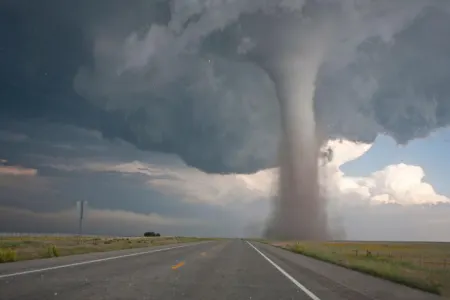 Almaniyada tornado nəticəsində 40 nəfər xəsarət aldı