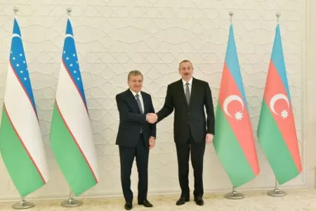 Şavkat Mirziyoyev Prezident İlham Əliyevi təbrik etdi