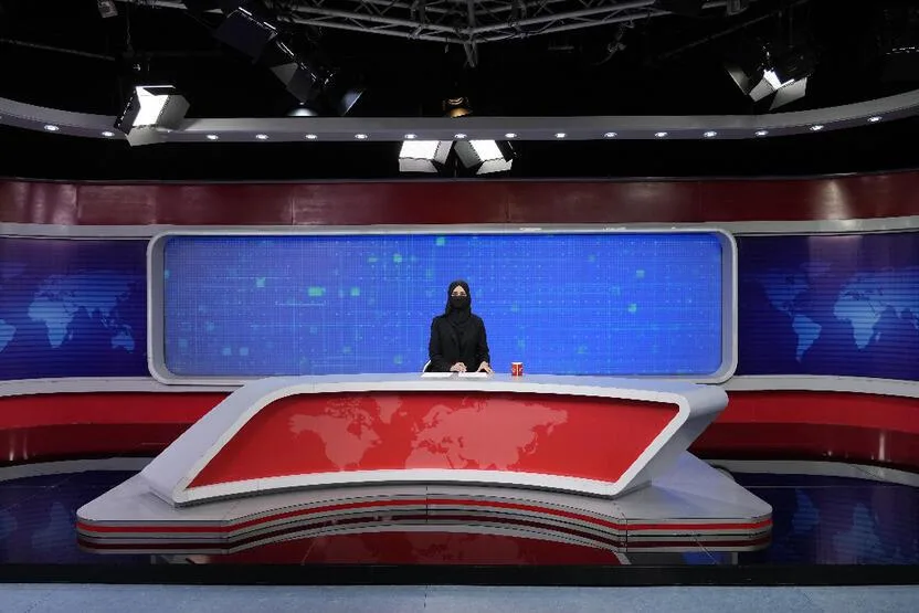 Əfqanıstanda qadın aparıcı və müxbirlər üzlərini örtəcəklər