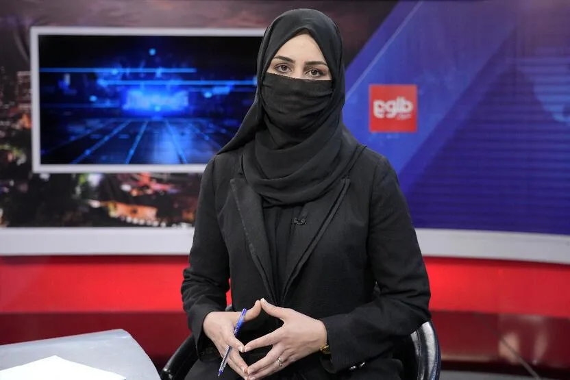 Əfqanıstanda qadın aparıcı və müxbirlər üzlərini örtəcəklər