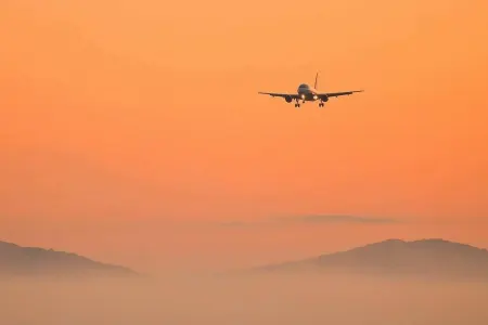 Küveyt hava limanı qum qasırğasına görə bağlanıb