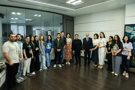 Murad Dadaşov “Xəzər TV”də təcrübə keçən tələbələrlə görüşdü - – FOTOLAR