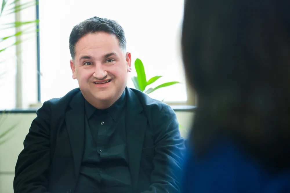 Murad Dadaşov “Xəzər TV”də təcrübə keçən tələbələrlə görüşdü - – FOTOLAR