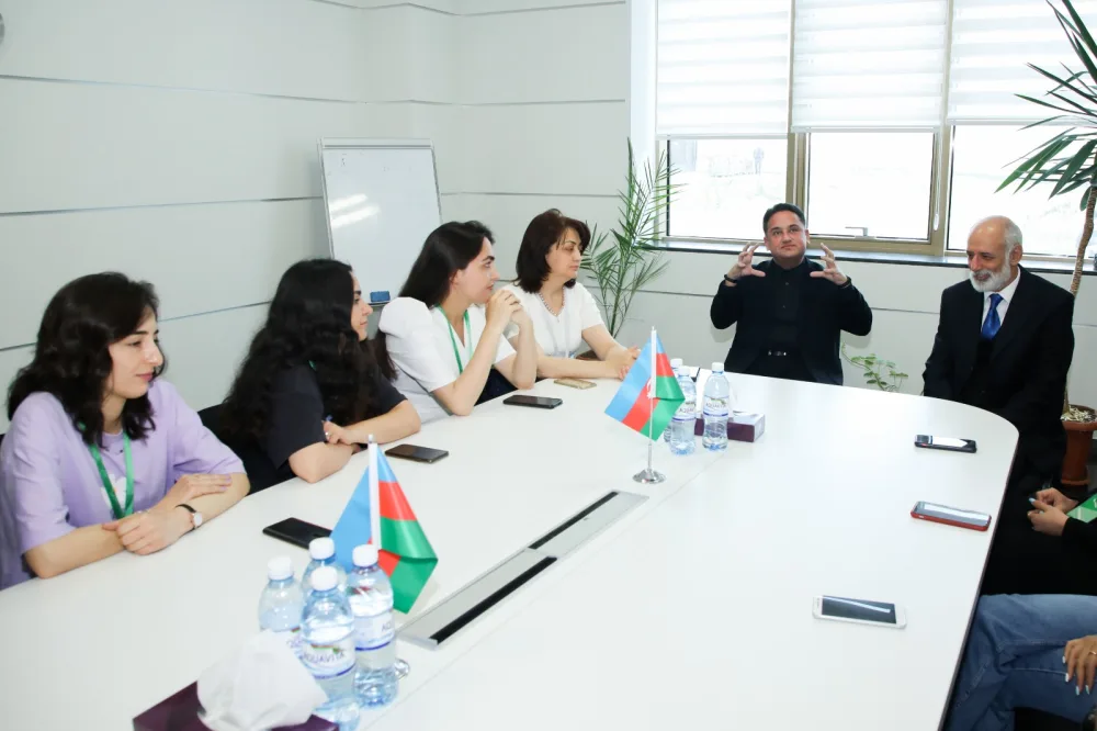 Murad Dadaşov “Xəzər TV”də təcrübə keçən tələbələrlə görüşdü - – FOTOLAR