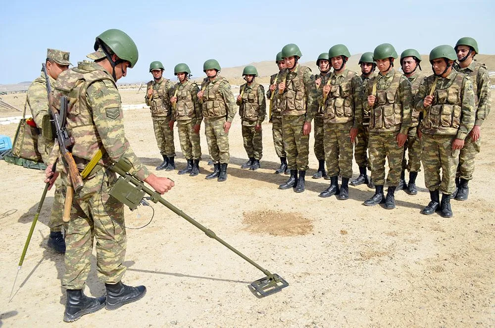 Zakir Həsənov "Qaraheybət"də yeni hərbi infrastruktura baxış keçirildi - VİDEO/FOTO