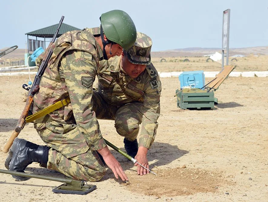 Zakir Həsənov "Qaraheybət"də yeni hərbi infrastruktura baxış keçirildi - VİDEO/FOTO