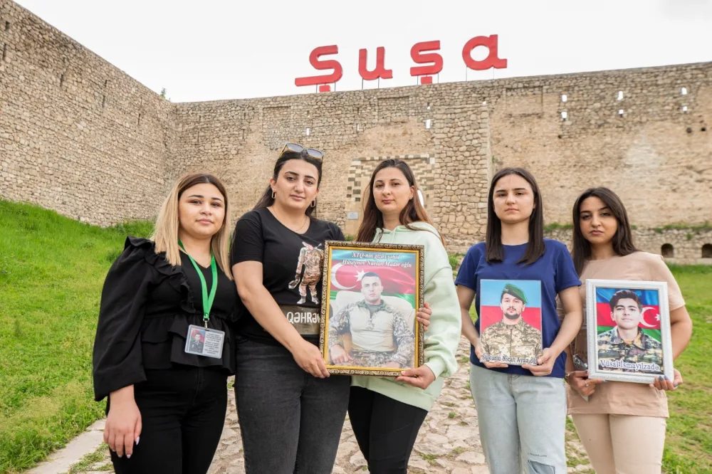 “ASAN xidmət”in şəhid ailəsi üzvü və qazi əməkdaşları Şuşaya səfər ediblər - VİDEO