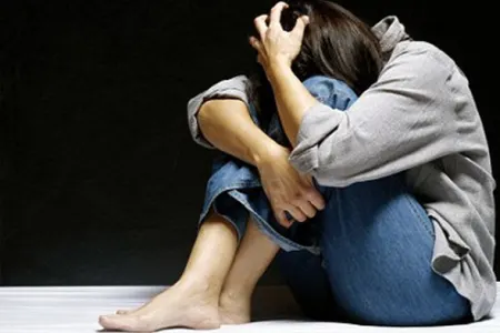 Xırdalanda yeniyetmə qız evə çağırdığı oğlanla cinsi əlaqədə oldu, hamilə qaldı