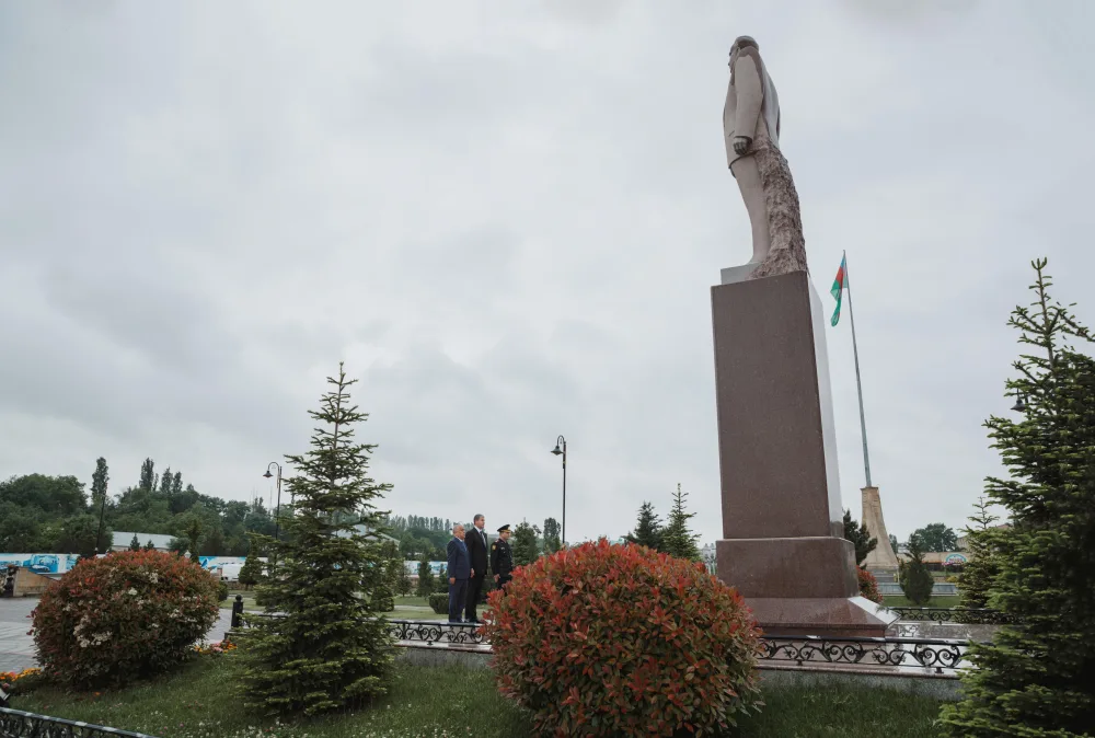 Vilayət Eyvazov vətəndaş qəbulu keçirdi
