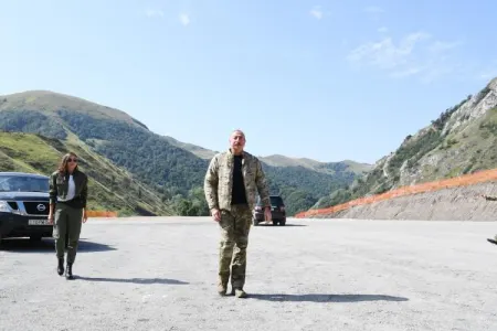 İlham Əliyev və xanımı Füzulidə yolun tikintisi ilə tanış oldular - YENİLƏNİB