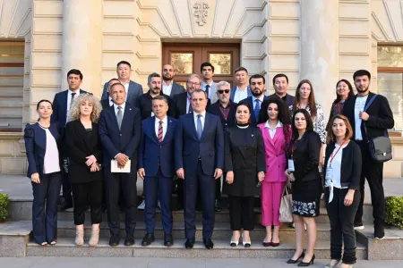 Ceyhun Bayramov Azərbaycan-Avropa Media Forumunun iştirakçıları ilə görüşdü - -FOTO