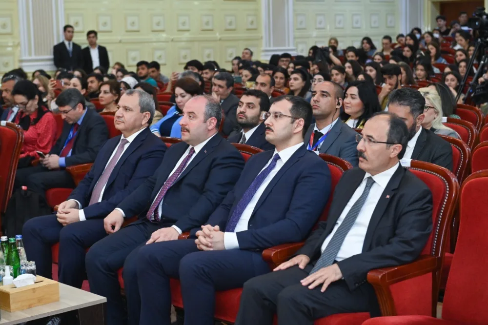 Türkiyənin sənaye və texnologiya naziri BDU-da “Azərbaycan düşüncə tarixi” kitabının təqdimatında iştirak etdi - -FOTO