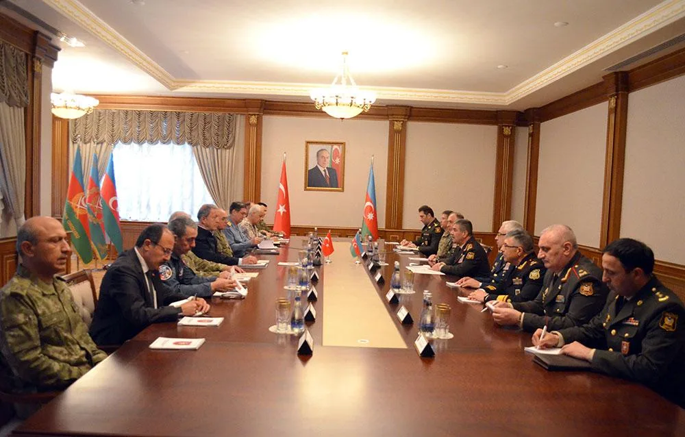 Hulusi Akar Azərbaycana gəldi