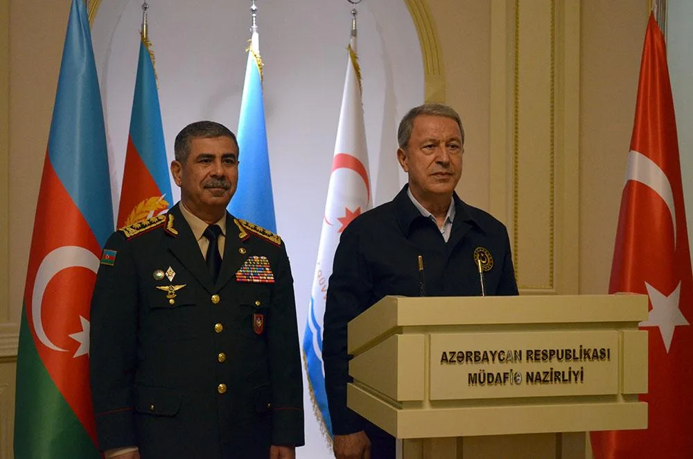 Hulusi Akar Azərbaycana gəldi