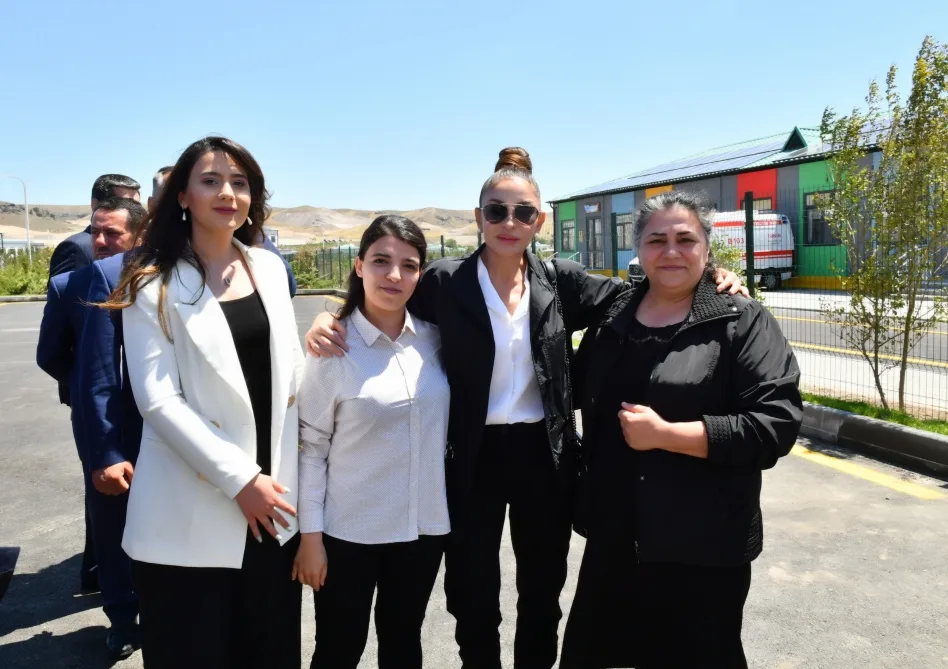 İlham Əliyev və Mehriban Əliyeva “Ağıllı kənd”in açılış mərasimində iştirak ediblər - YENİLƏNİB + FOTO