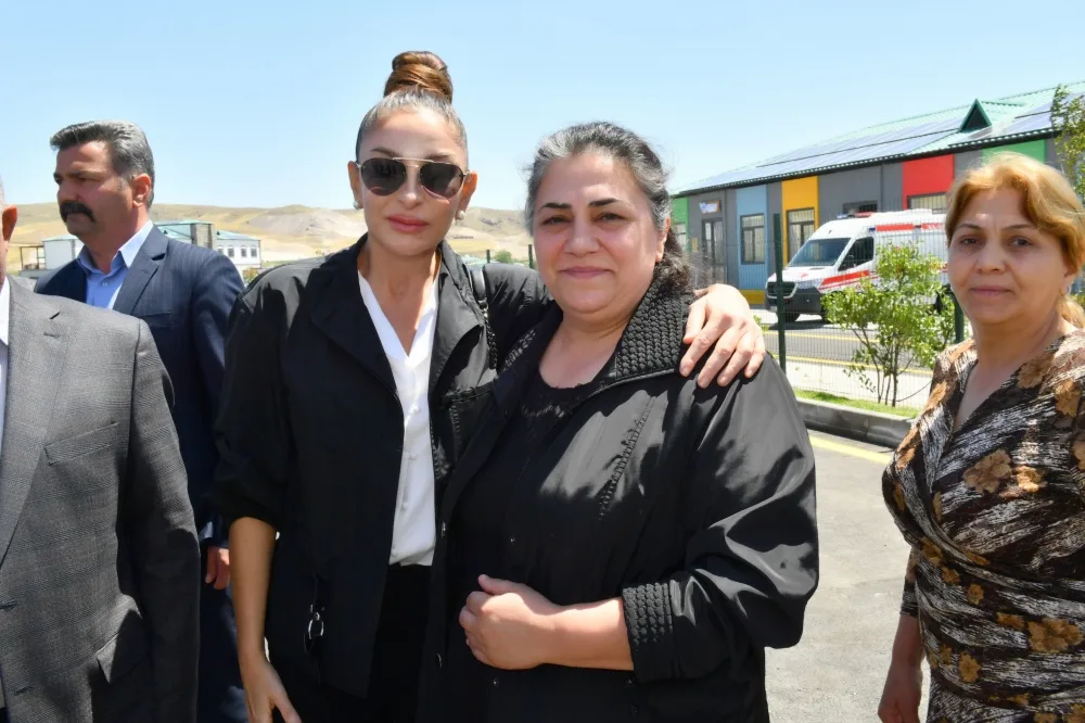 İlham Əliyev və Mehriban Əliyeva “Ağıllı kənd”in açılış mərasimində iştirak ediblər - YENİLƏNİB + FOTO
