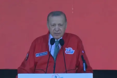 "Şəhidimiz Xudayarın türkü söylədiyi diyarlara salam və sevgimi göndərirəm"
