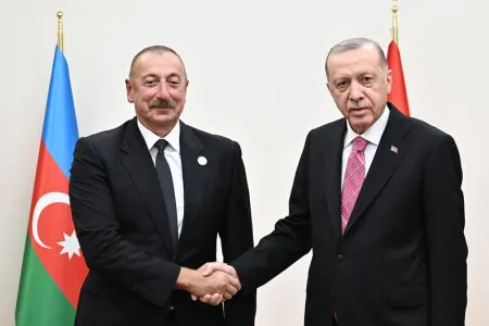 Azərbaycan və Türkiyə prezidentləri “TEKNOFEST Azərbaycan”da sərgi zonasındakı pavilyonlarla tanış olublar
