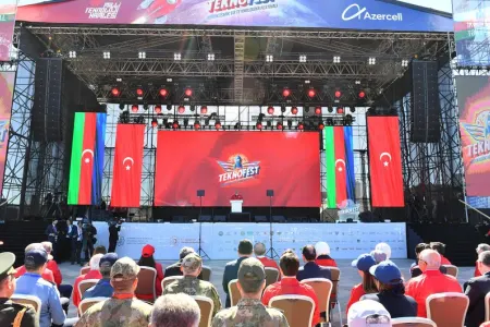 İlham Əliyev Əziz Səncər və Selçuk Bayraktarı gənclərə nümunə göstərdi