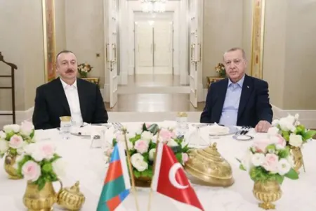 Prezidentlər və xanımları naharda bir araya gəldi