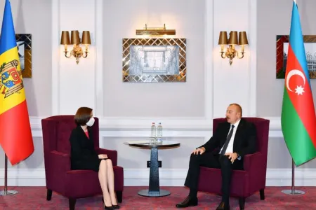 Moldova Prezidenti İlham Əliyevə zəng etdi