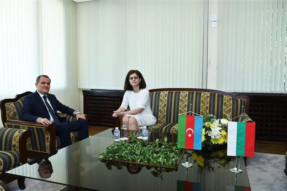 Ceyhun Bayramov bolqar həmkarı ilə görüşdü