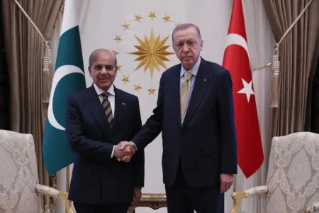 “Türkiyənin düşməni bizim də düşmənimizdir” -Şahbaz Şərif
