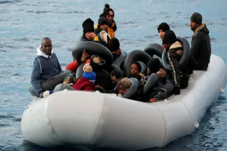La-Manş boğazında Britaniyaya keçməyə çalışan 43 miqrant xilas edilib