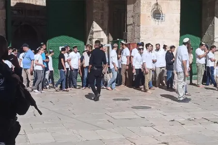 Yəhudilər Məscidül-Əqsaya basqın etdi