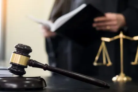 Qubada atasını baltalayaraq öldürən şəxsə hökm oxundu