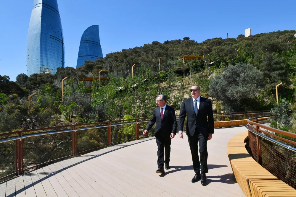 Prezident “Çəmbərəkənd” parkında yaradılan şəraitlə tanış oldu - FOTO