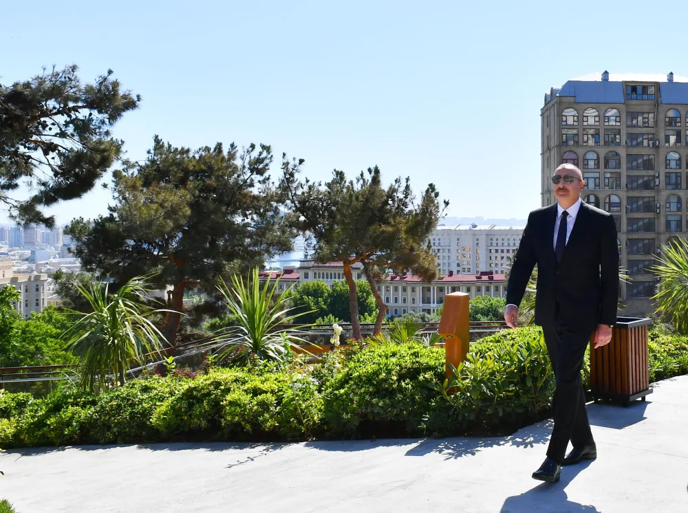 Prezident “Çəmbərəkənd” parkında yaradılan şəraitlə tanış oldu - FOTO