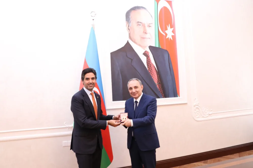Baş prokuror Qətər səfiri ilə görüşdü - FOTO