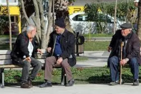 65 yaşına çatmış şəxslərin NƏZƏRİNƏ - Video