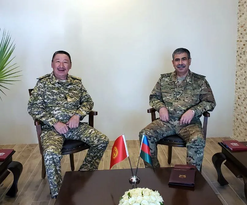Azərbaycan və Qırğızıstan müdafiə nazirlərinin görüşü keçirilib- - FOTO