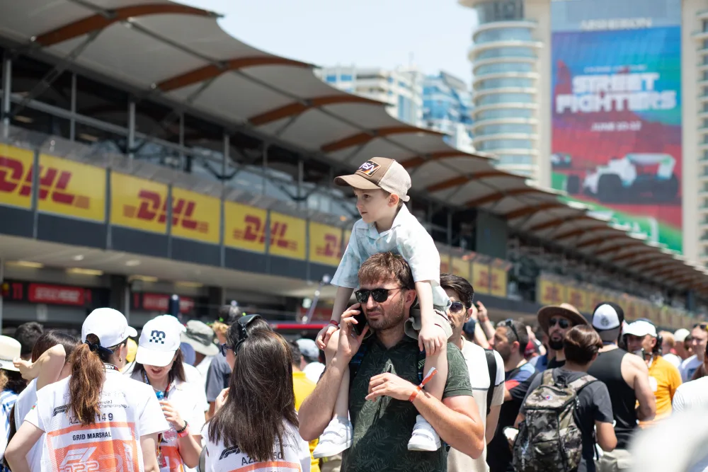 Möhtəşəm Bakı “Pit walk”u baş tutdu - FOTOLAR