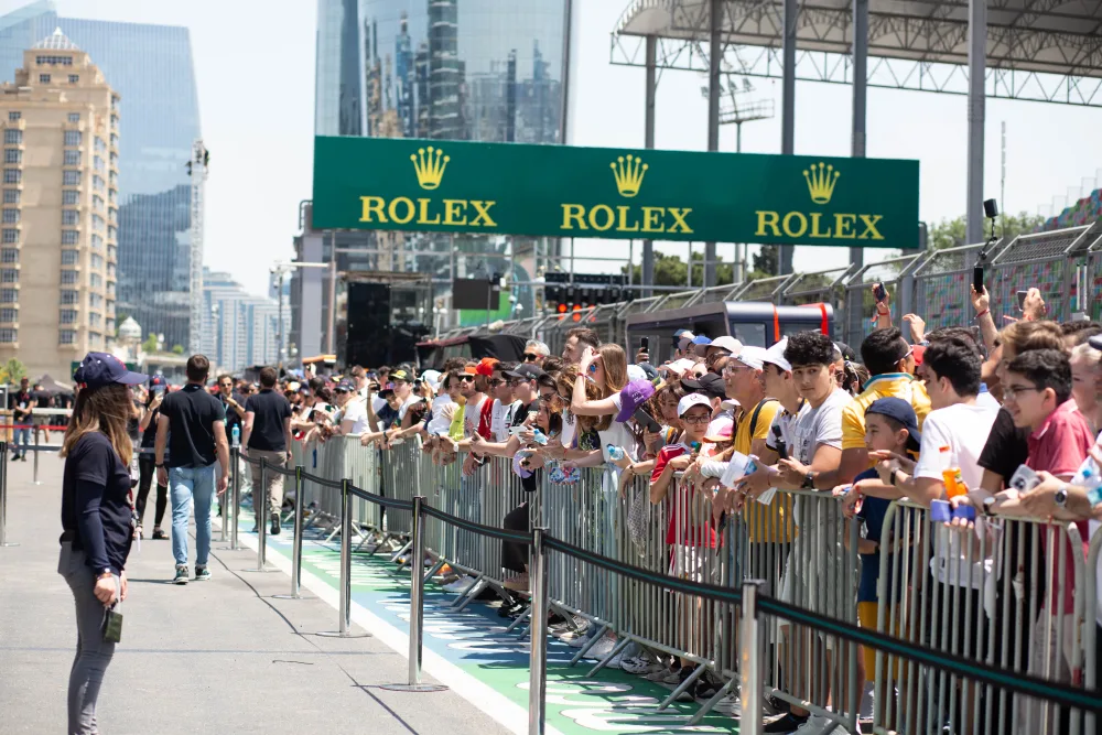 Möhtəşəm Bakı “Pit walk”u baş tutdu - FOTOLAR