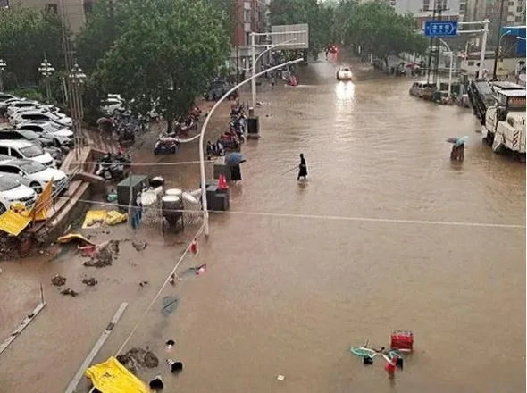 Çində daşqınlar can alır: 286 min insan təxliyə edildi - FOTO