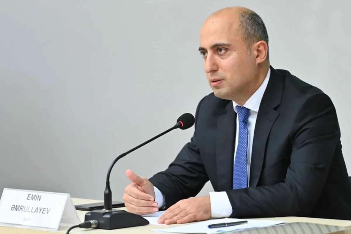 Emin Əmrullayev: "Müəllimlərin hazırlanmasında metodoloji problemlər var"