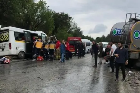 Türkiyədə ağır qəza: 6 ölü, 15 yaralı