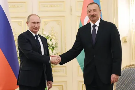 İlham Əliyev Putini təbrik etdi